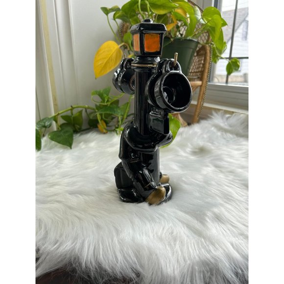 Vintage whisky decanter man pole streetlight sake sat shot glasses - Picture 5 of 7